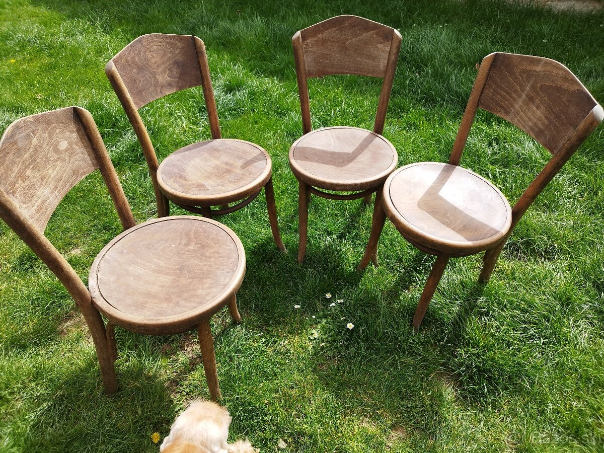 Predám 4ks starozitnych drevených stoliciek