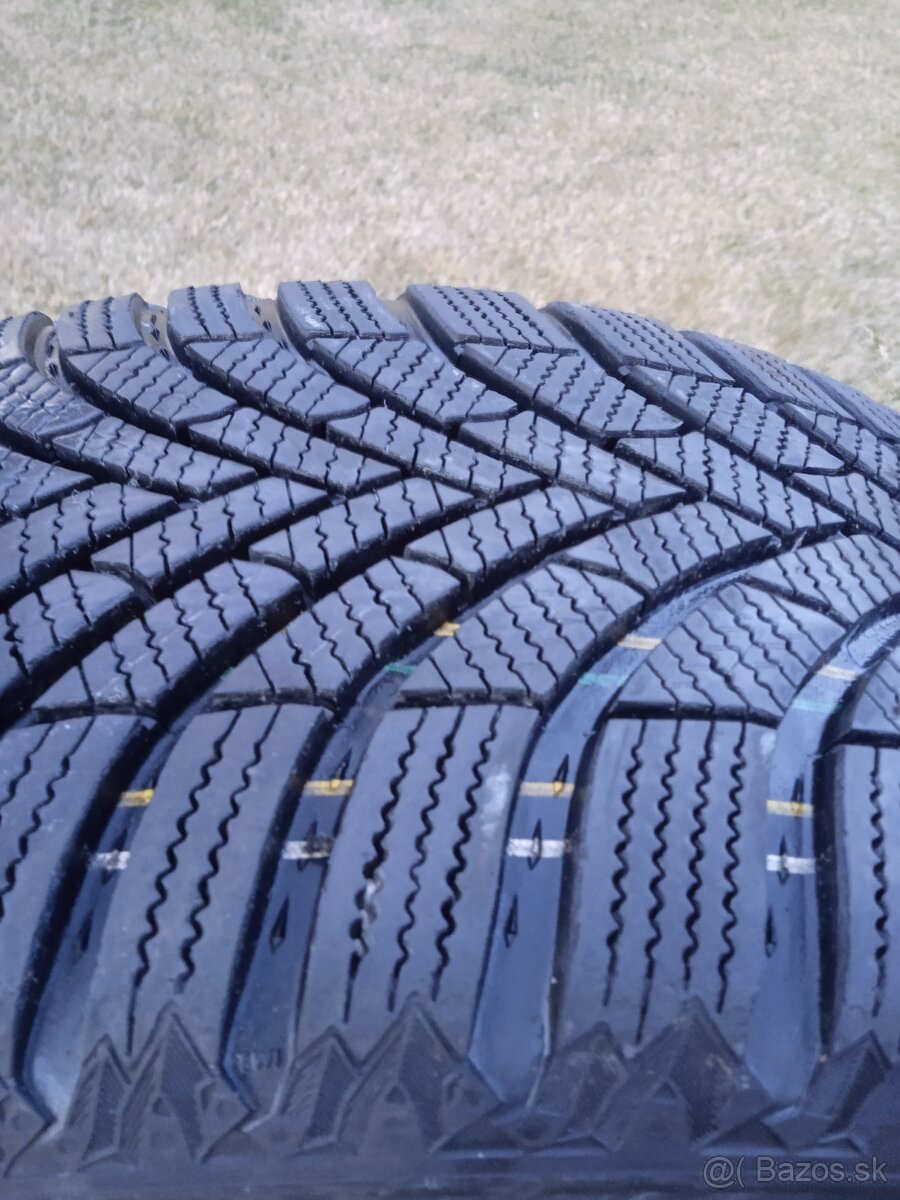 205/60 r16 zimné pneu.8 mm DOT.3024