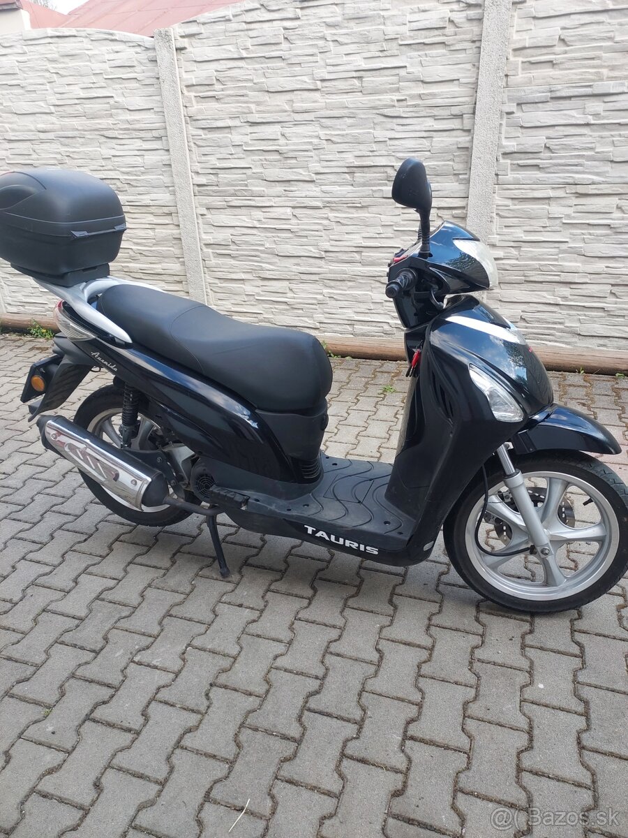 TAURIS AVENIDA 125