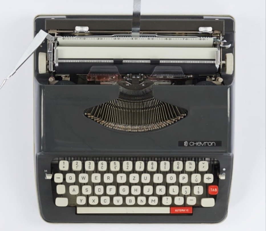 Pisaci stroj Chevron 1970-1980