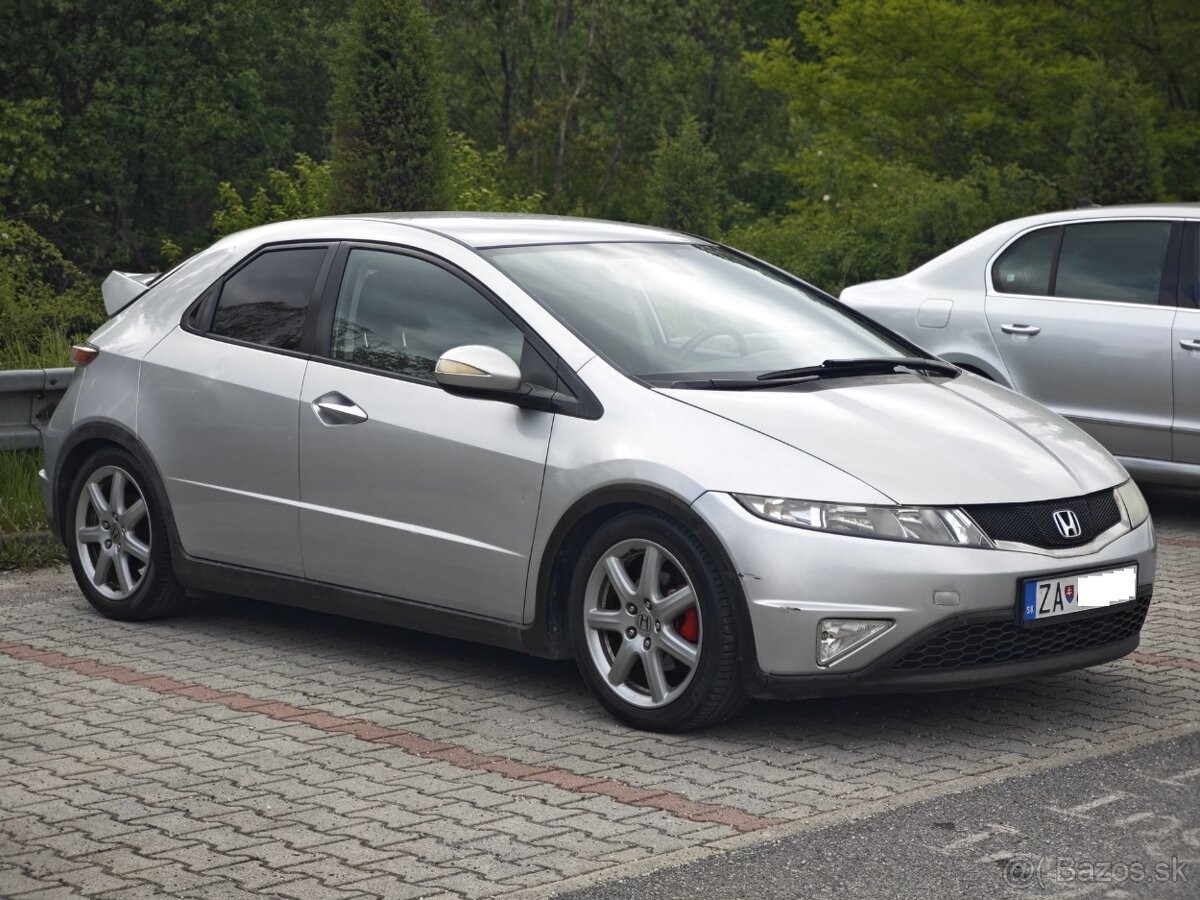Predám Honda Civic 1.6i 5dverová s automatickou prevodovkou