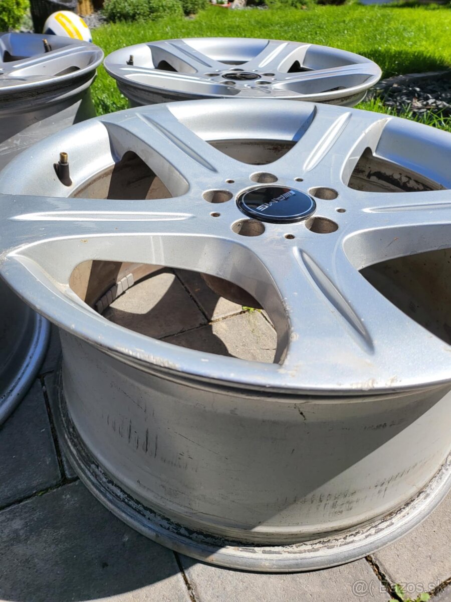 Predam origo elektrony na Mercedes r18