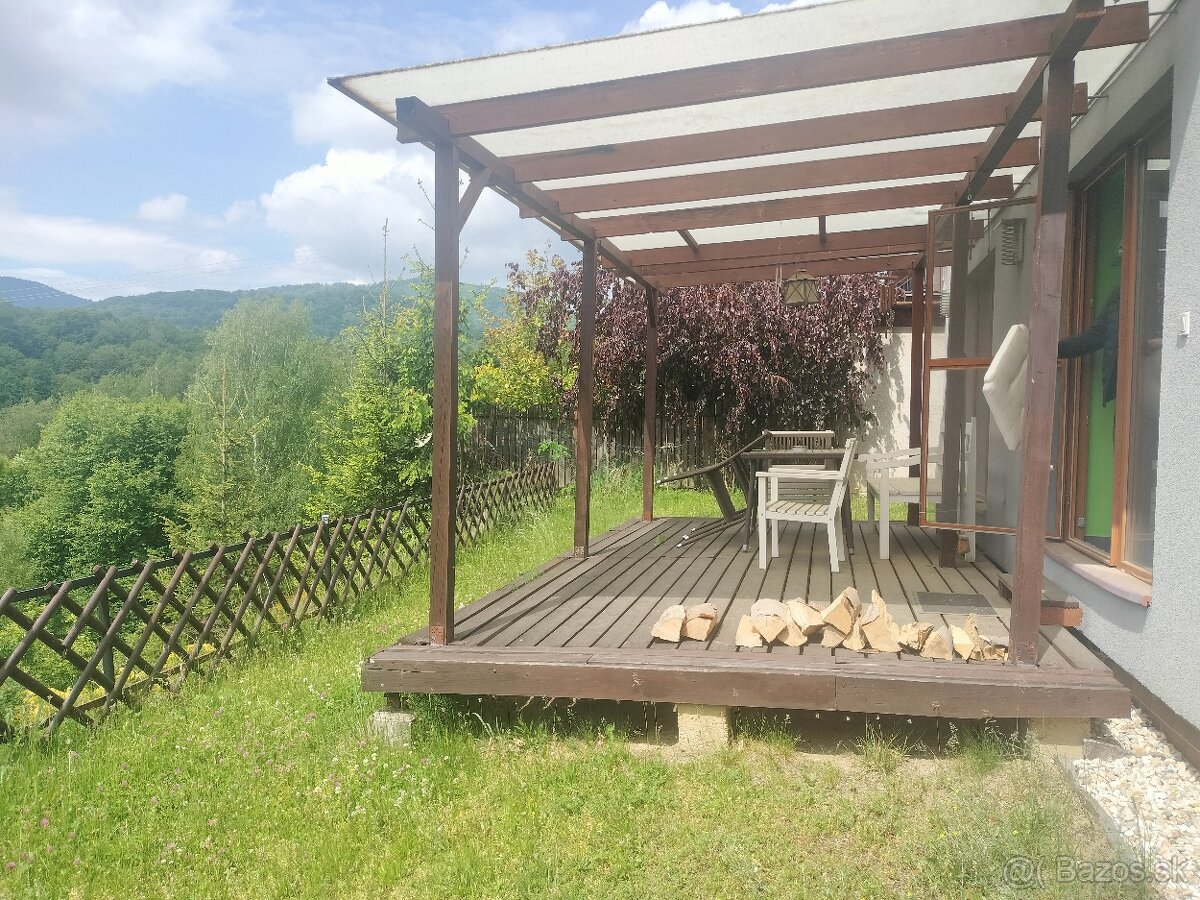 Chata v Košických Hámroch, v blízkosti Ružína