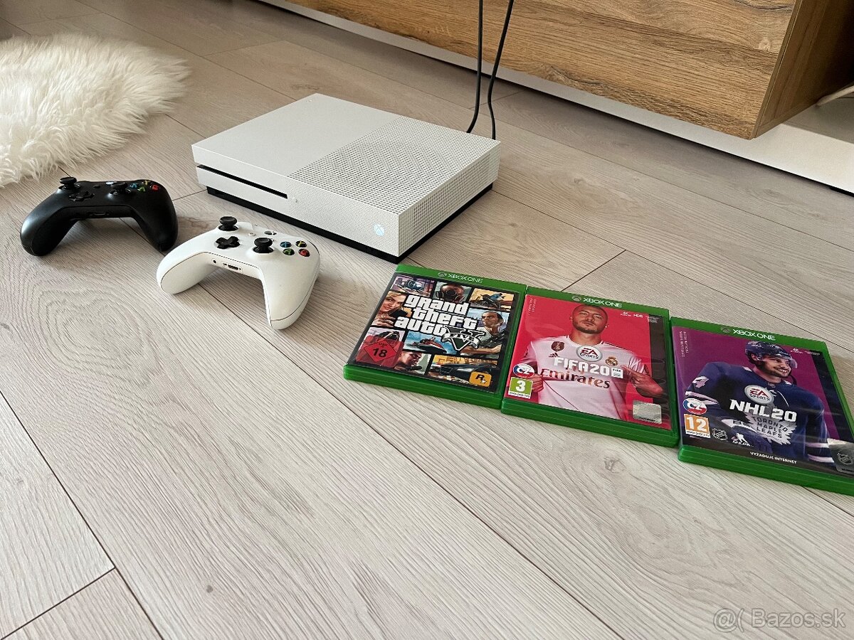 Xbox one S 1TB dva ovládače, 3 hry-TOP CENA