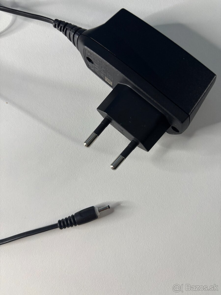 nabíjačka Nokia AC-8E, cca 1,5m - dohoda možná