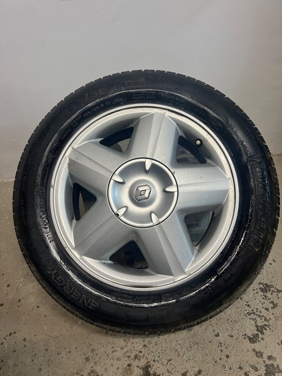 Elektróny Renault 15