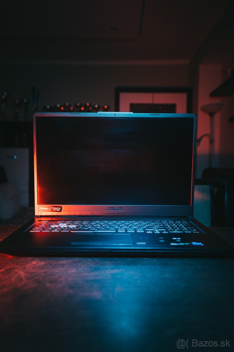 Predám notebok Asus FX706