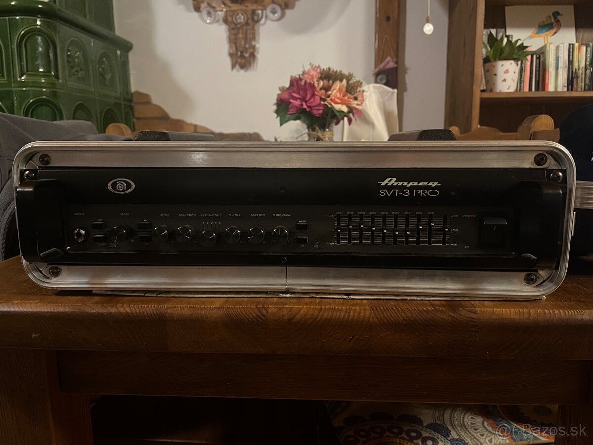 Basgitarovy zosilnovac Ampeg SVT-3 Pro
