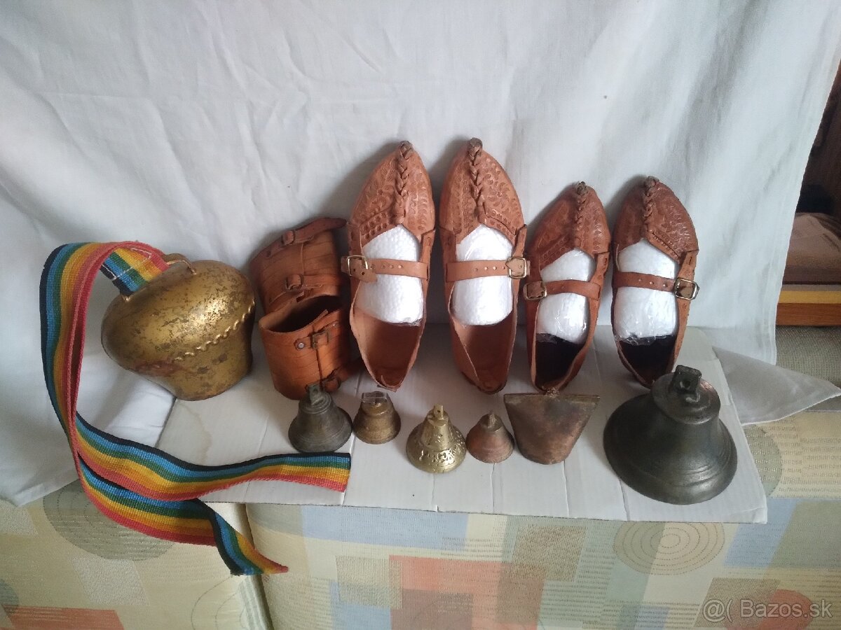 Kopce,zvony,rolničky,kožené zapestniky