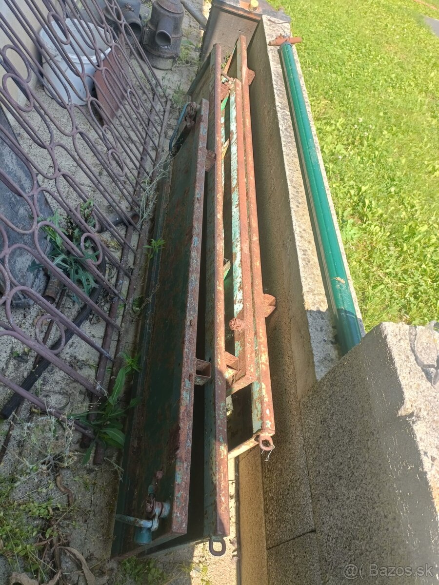 Multicar M25 bocnice na korbu