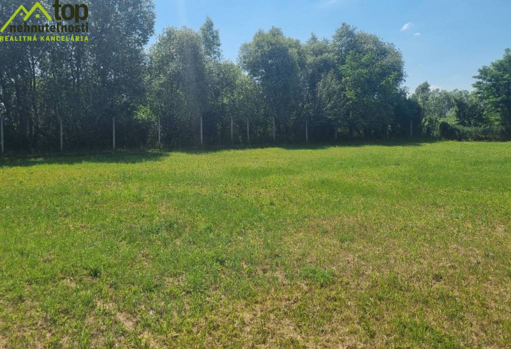 Dvorany nad Nitrou - veľký pozemok pri vodnej zátoke NR-TO
