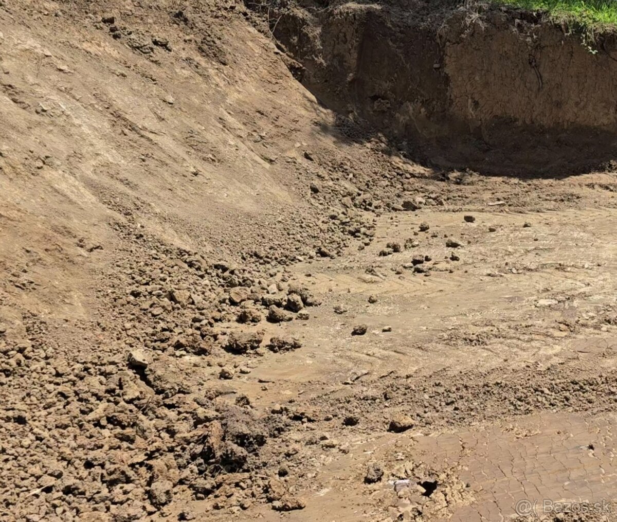 Darujem zasipovu hlinu z dovozom TN zamostie