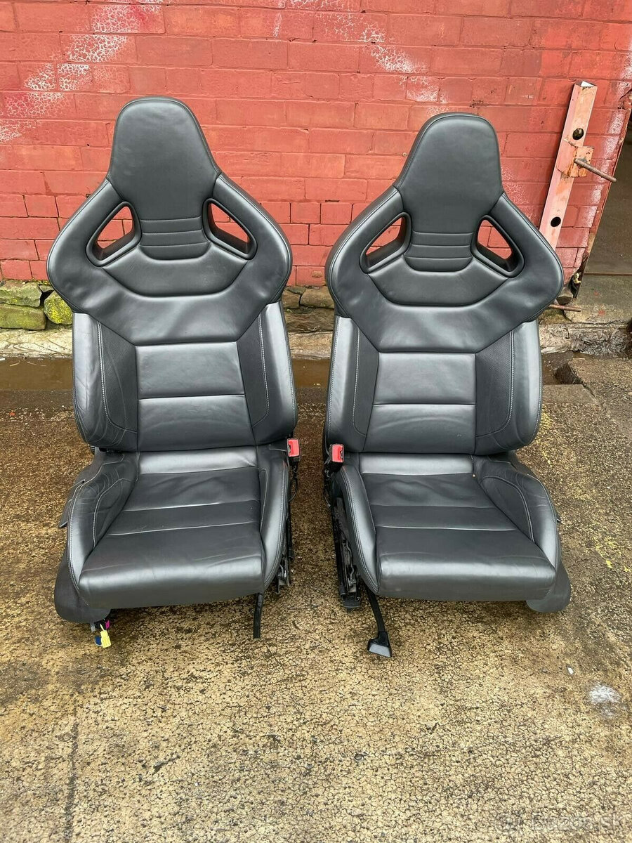 Kožené sedadlá Recaro WingBack pre interiér Audi S3 RS3 RS4