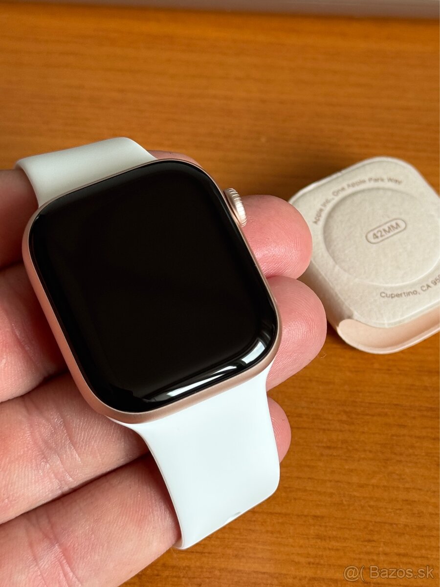 Apple Watch 10 42mm Rose gold - nové neaktivovane
