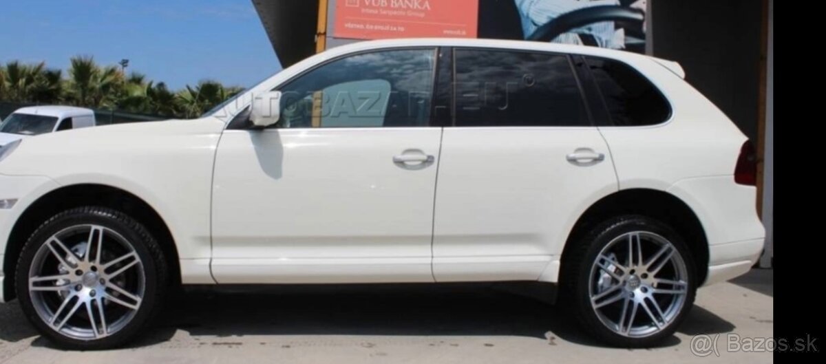 Ponukam na predal elektrony audi rs4