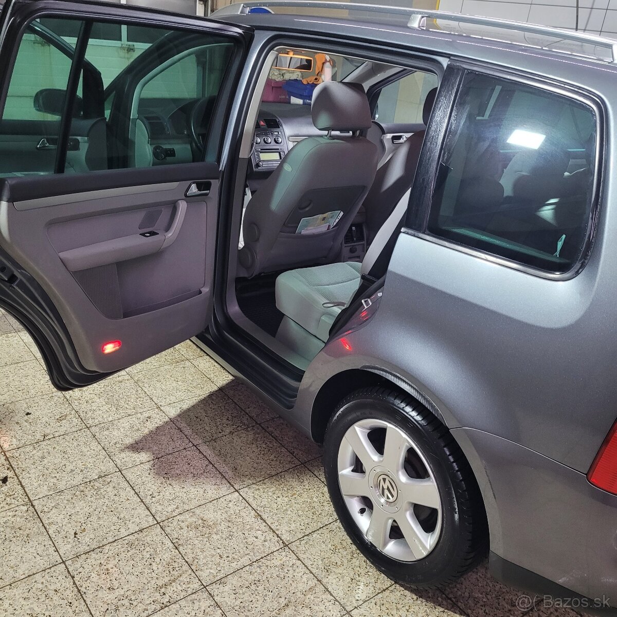 Touran 2.0 tdi dsg automatická prevodovka 7 miestny