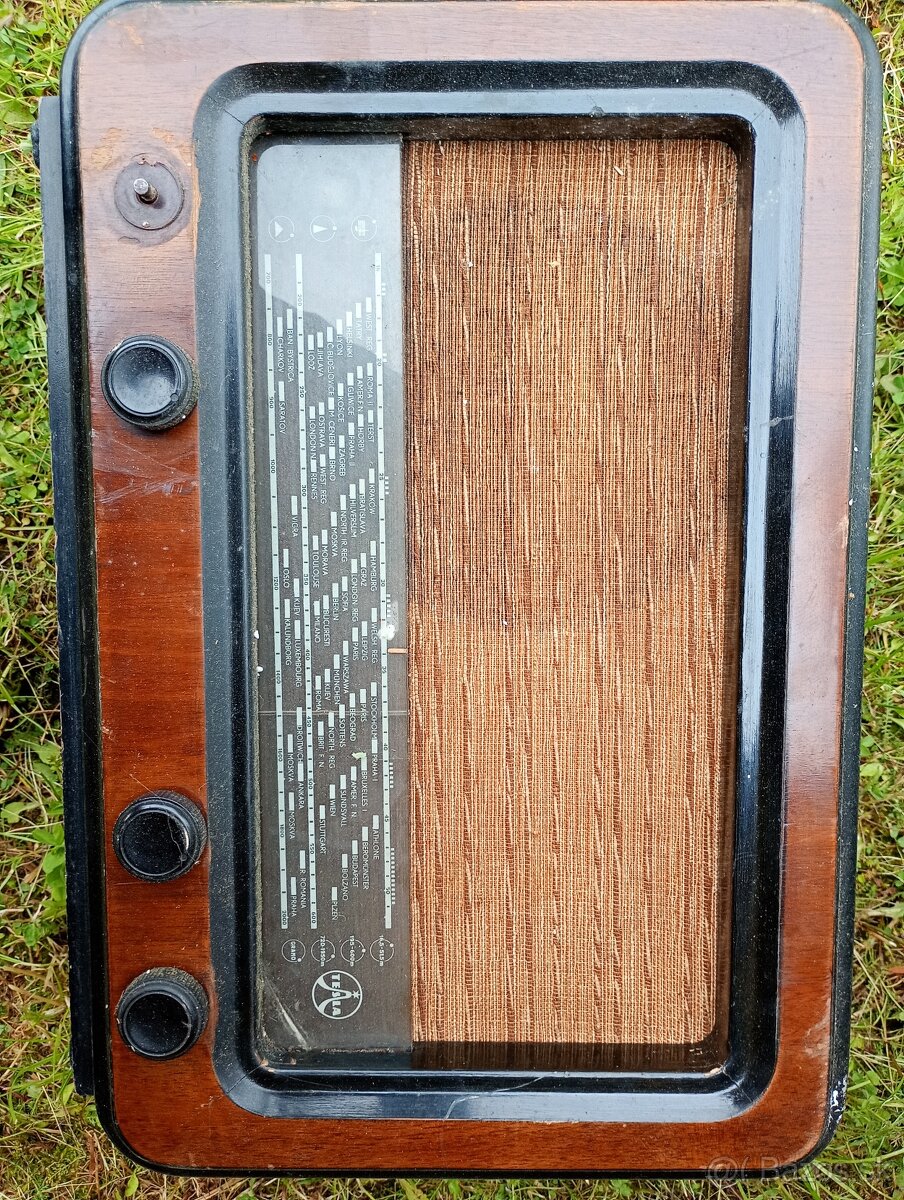 Retro radio