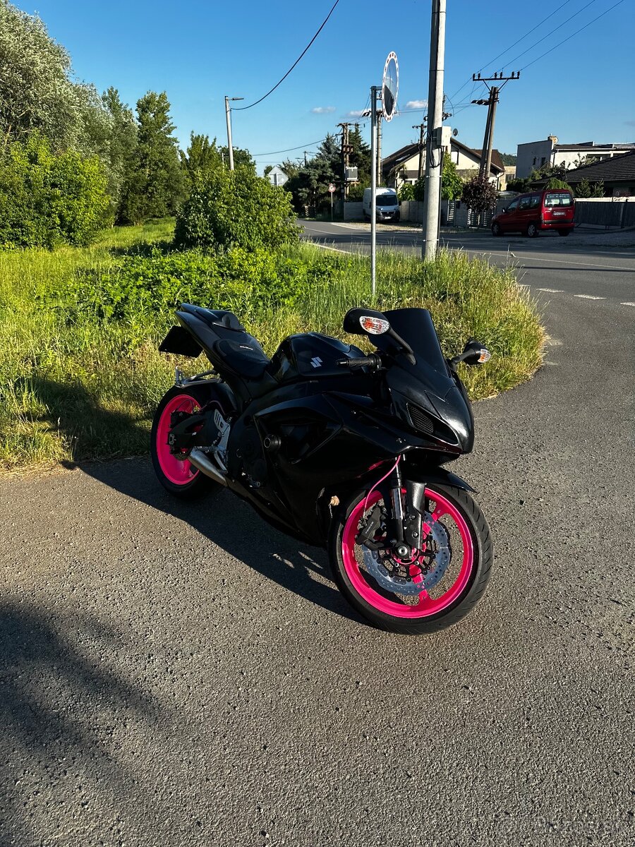 SUZUKI GSXR 750