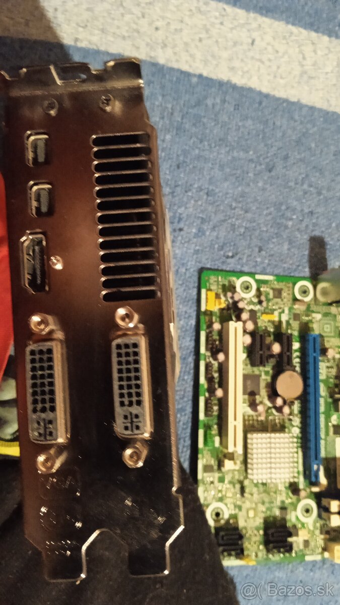 Zdravim predam zakladnu dosku Intel dh61cr