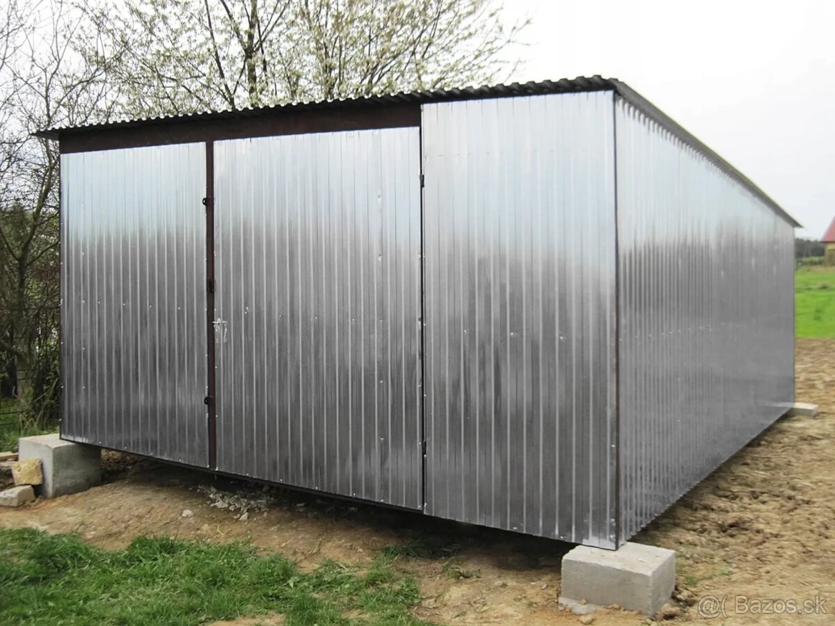 Plechová garáž 4×5 m – pozinkovaná, dvojkrídlová brána