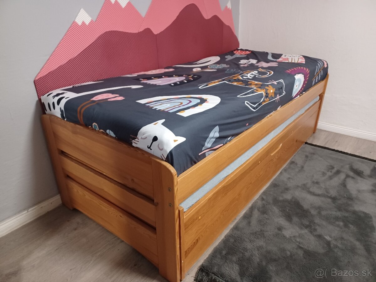 Drevená postel rozkladacia