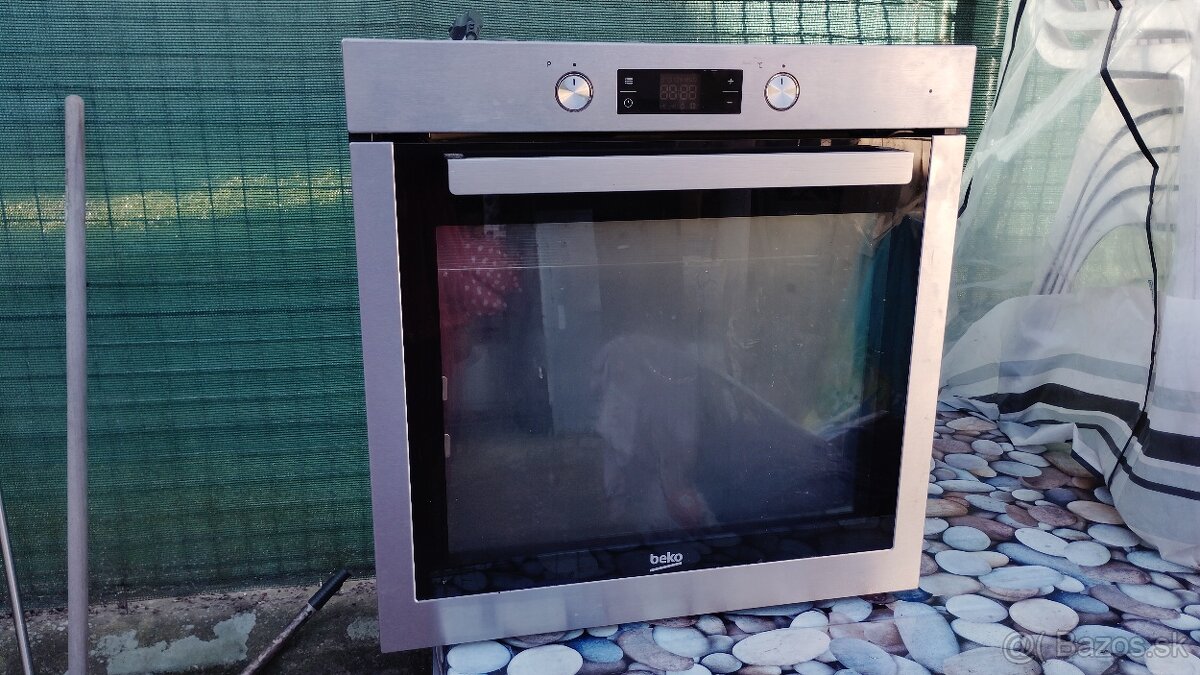 vstavana rura Beko  BIM36300XCS