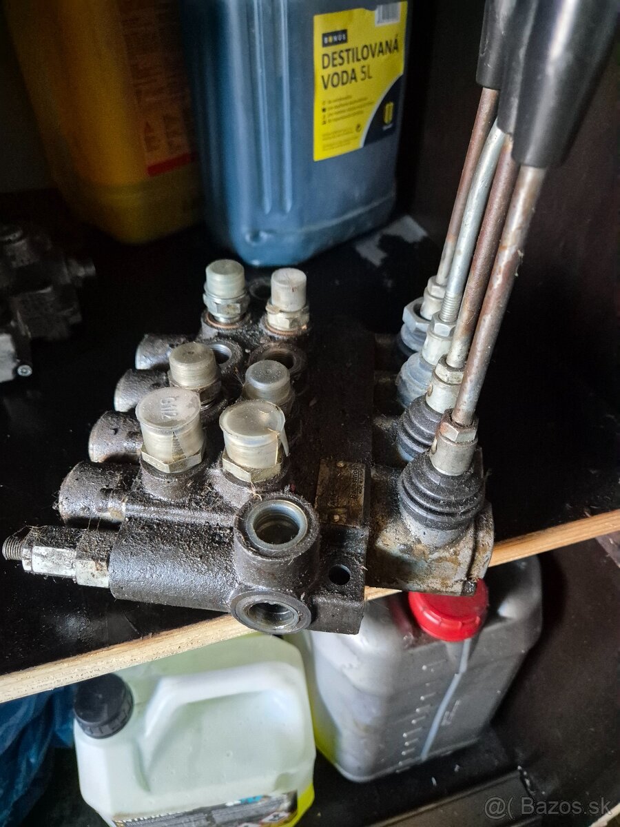 Predam hydraulicky rozvadzac na malotraktorrozvadzace