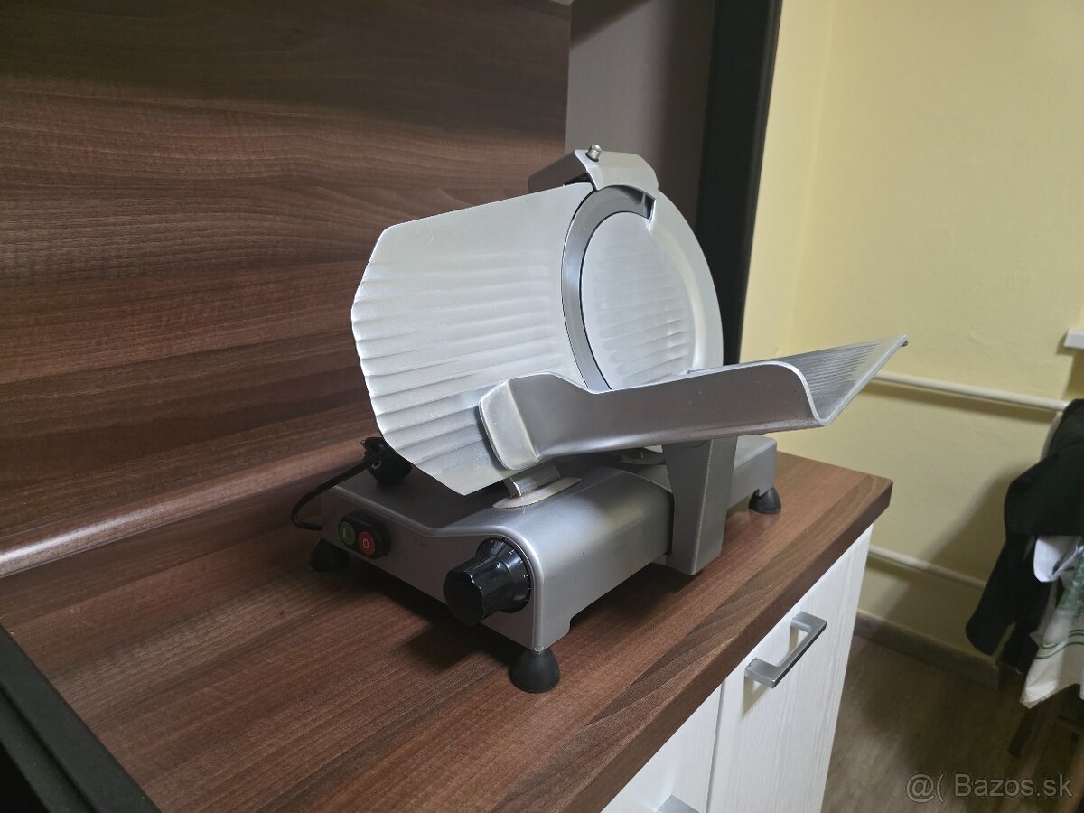 Narezovy stroj GM 275