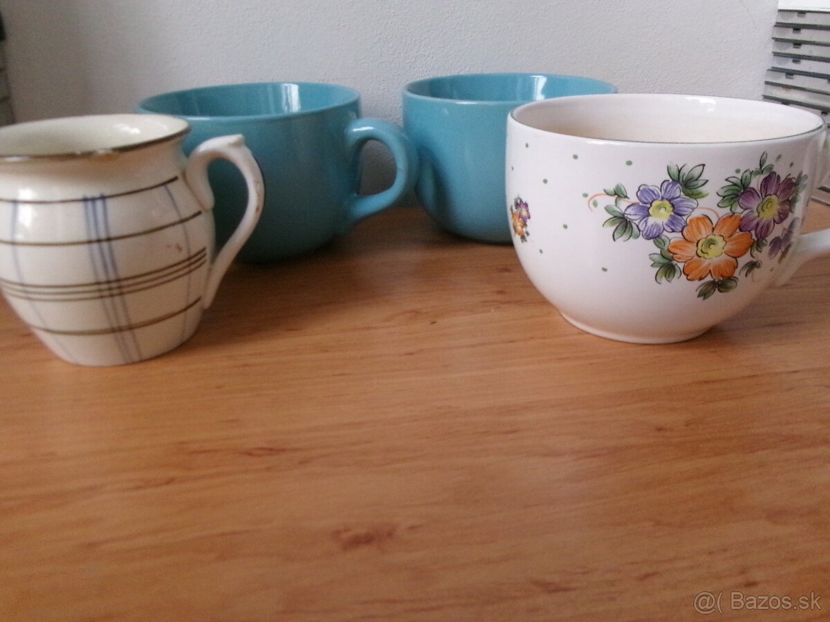 Väčšie hrnčeky + 1 starší.