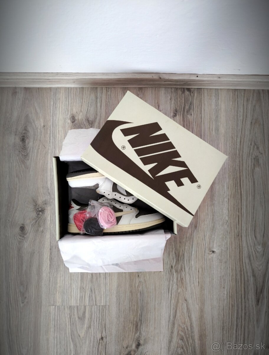 Jordan x Travis Scott “Reverse Mocha” 🤍🤎