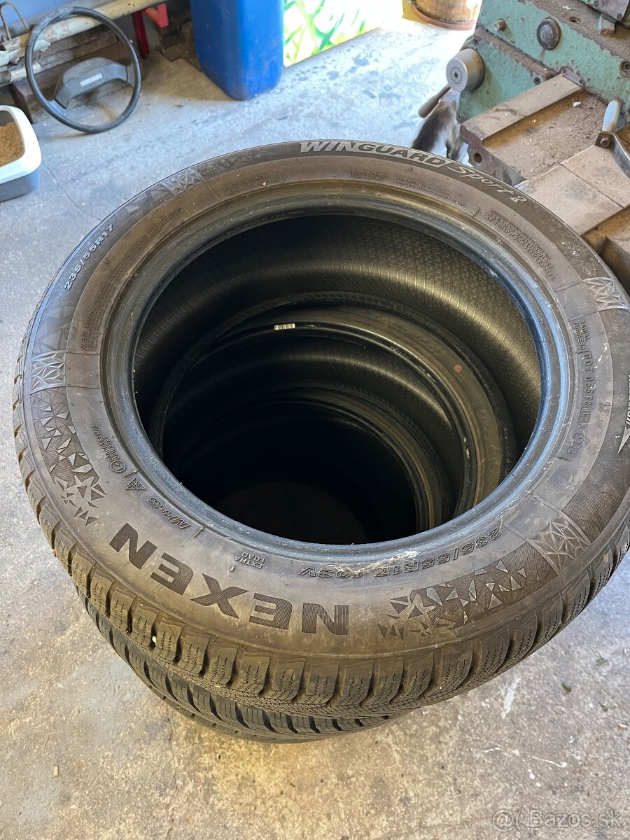 Nexen 235/55R17