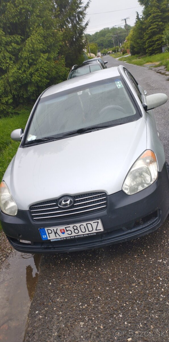 Hyundai accent.