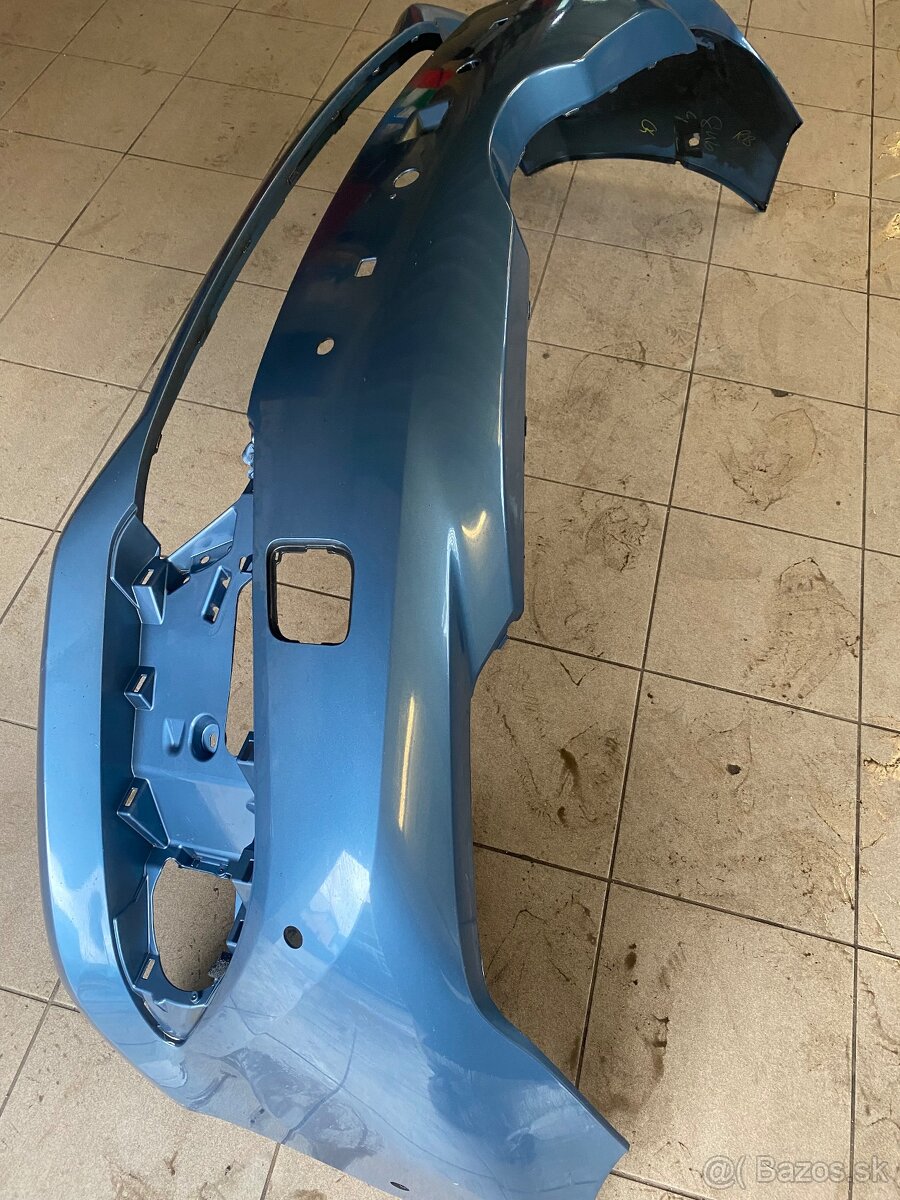 Toyota Auris predny naraznik