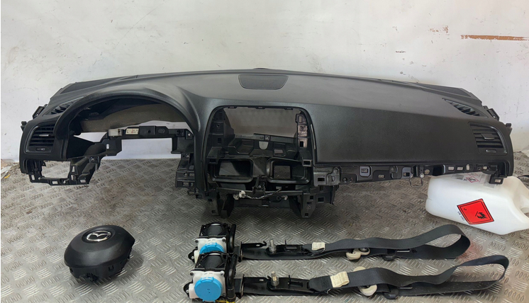 Mazda CX5 CX 5 I 2012- palubovka / palubná doska pásy airbag
