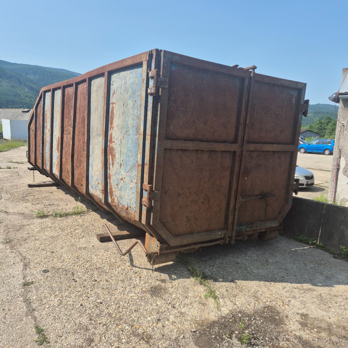 Predam hakovy kontajner