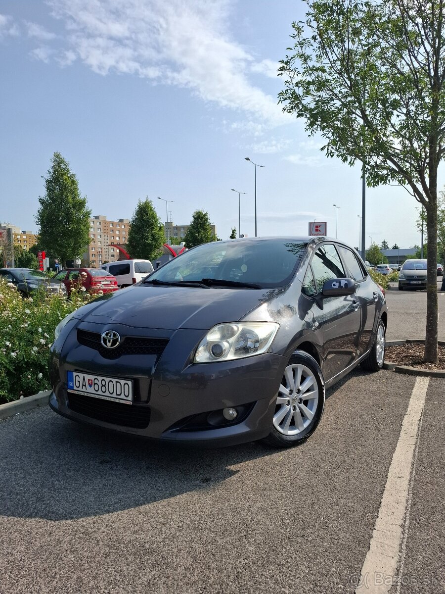 Toyora auris 2.0 diesel