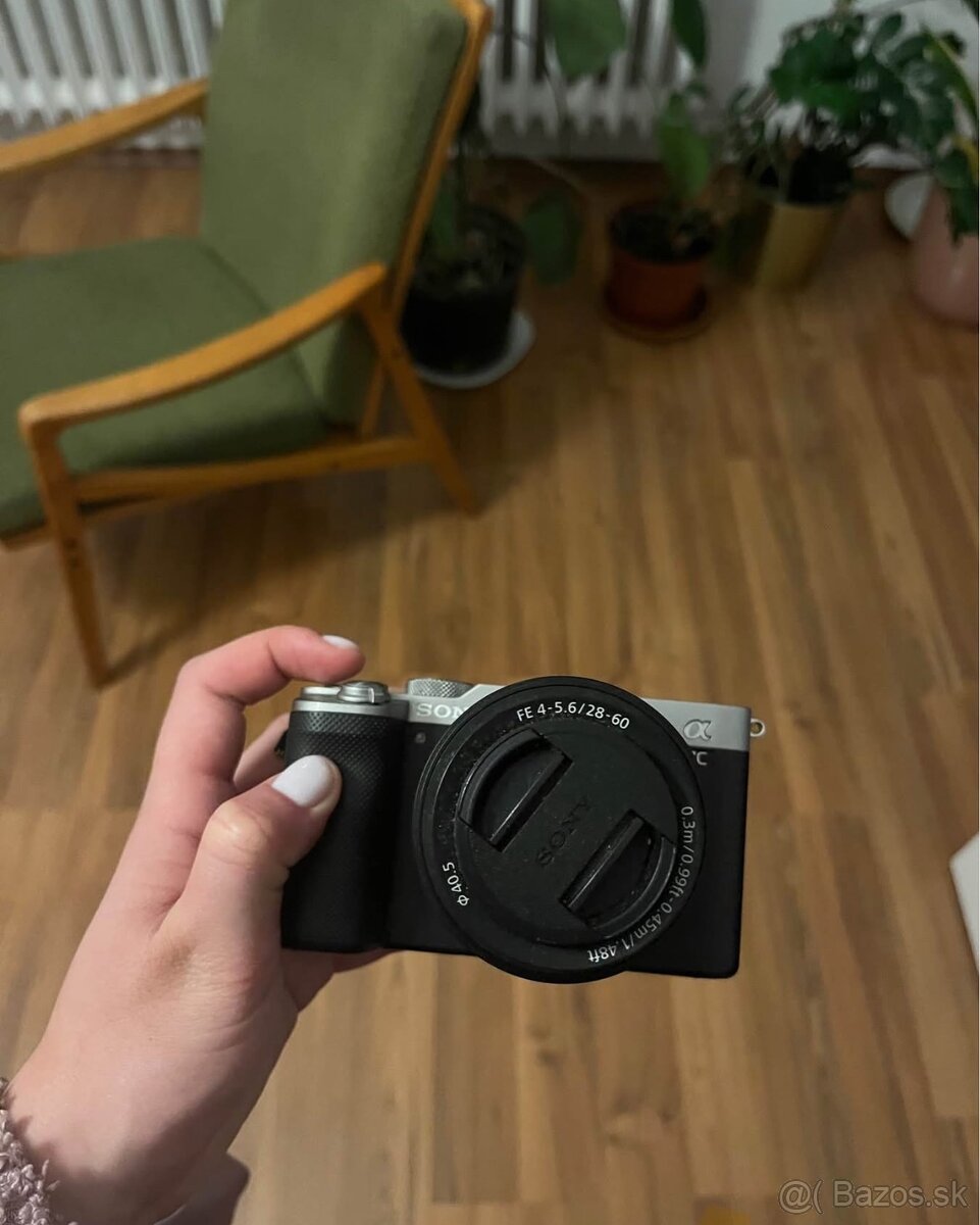 Fotoaparát Sony Alpha A7C + objektív + statív