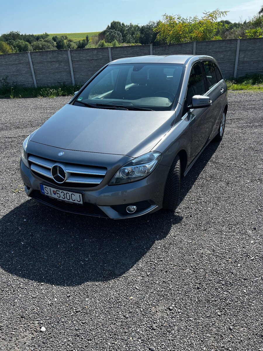 Mercedes Benz B200