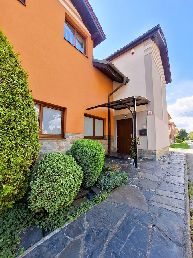 REZERVOVANÉ Mezonetový byt v centre s vlastným vchodom