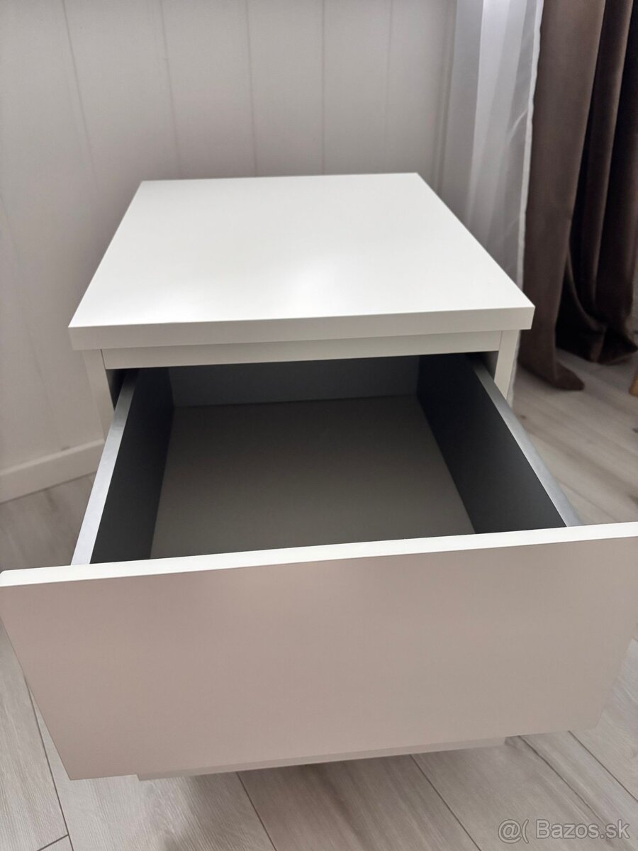 Predám nočné stolíky