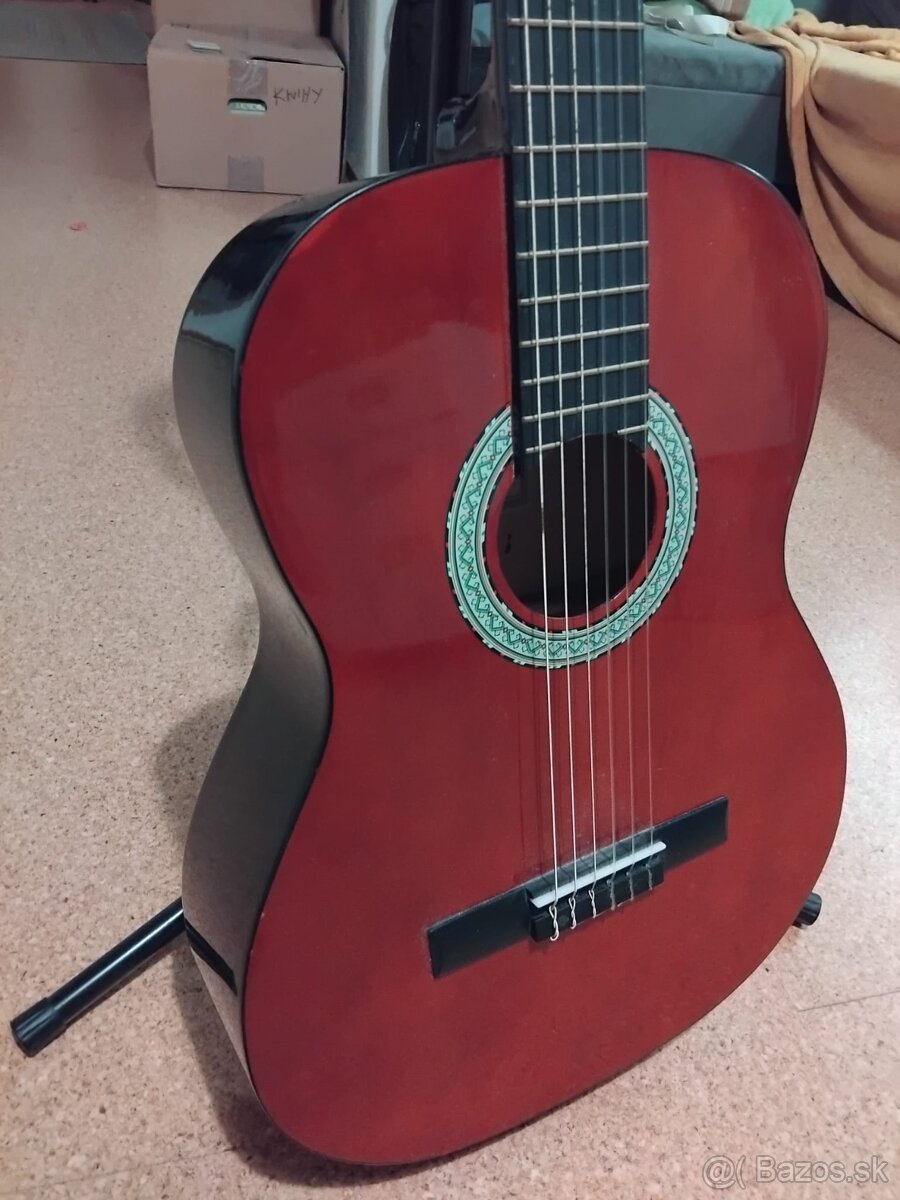 akusticka gitara Clifton