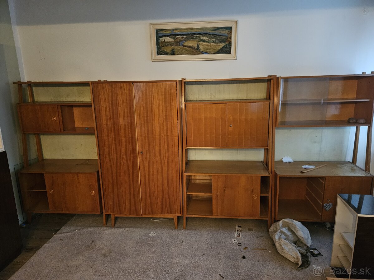 Obyvacia stena za odvoz