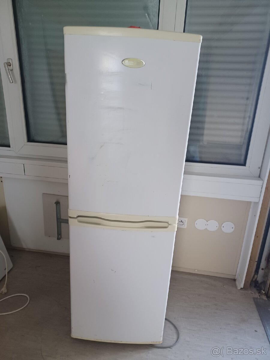 Chladnička s nrazničkou