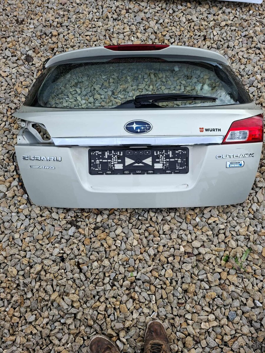 Kufrové dvere Subaru Outback 2010