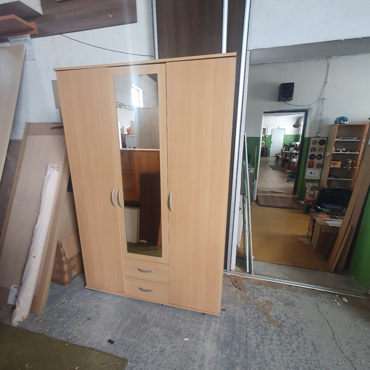 Predám šatníkovú skriňu