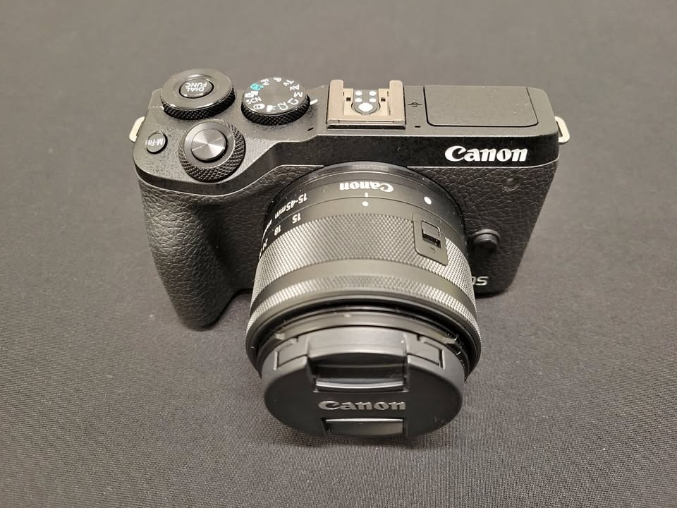 Canon M6 Mark II + 15-45mm