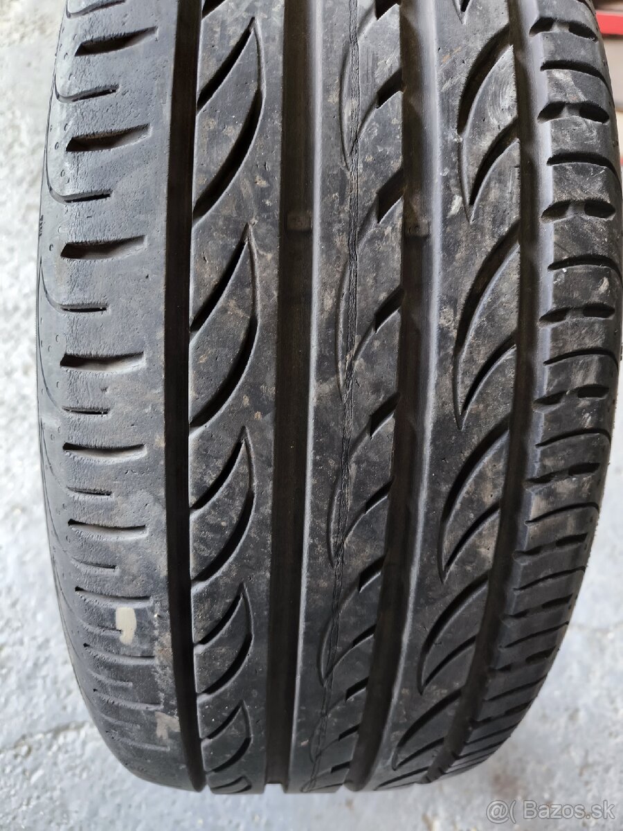 Predám málo jazdené Pirelli P Zero Nero 225/45 ZR18 95Y