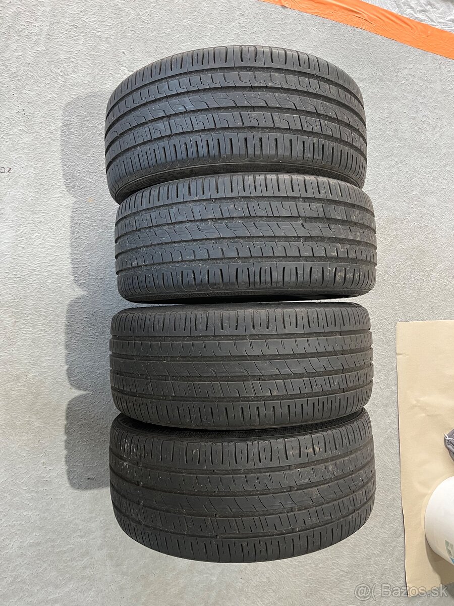 Gumy 225/40 R18