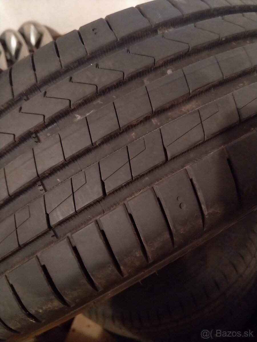 215/65 R16 102 H