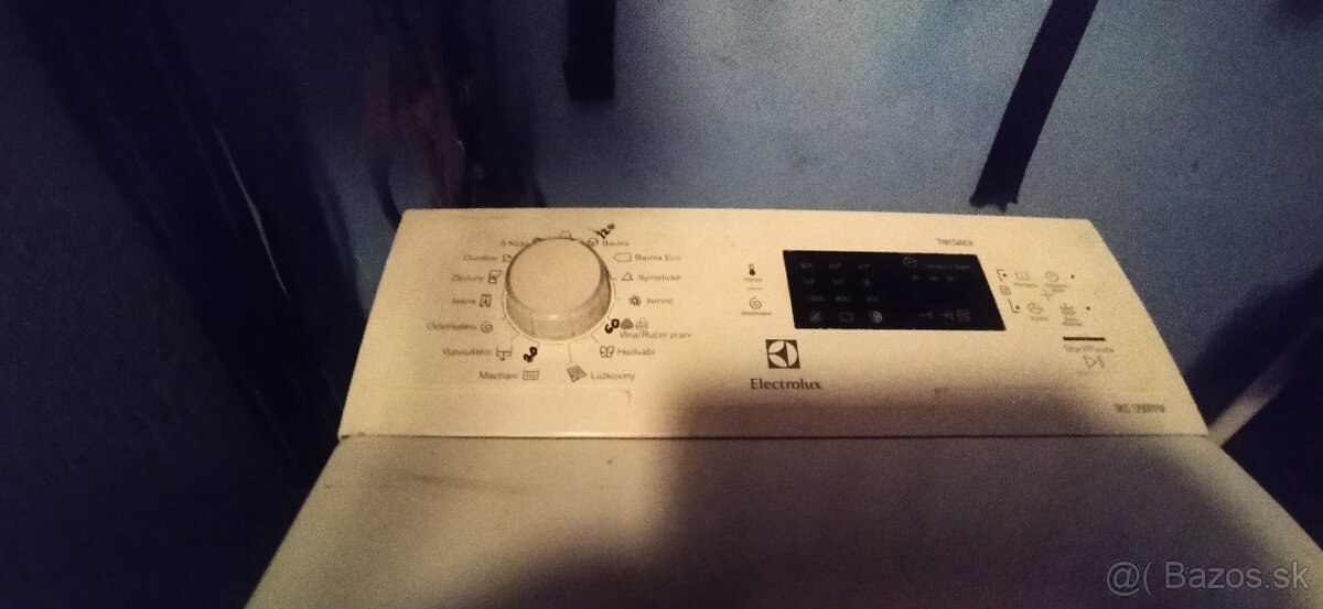 Predám práčku Elektrolux 1200 otáčok na náhradné diely. Asi